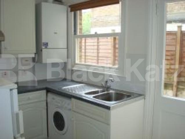 			VIEWINGS HIGHLY RECOMMENDED, 2 Bedroom, 1 bath, 1 reception Flat			 Mansfield Road, BELSIZE/HAMPSTEAD HEATH